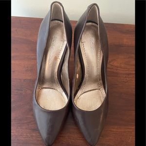 BCBG brown leather heels size 5